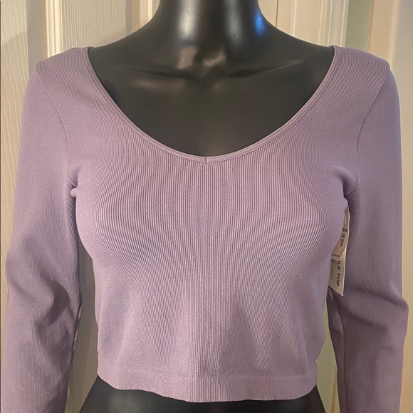 Aeropostale Lavender Long Sleeve Convertible Front, Back, Or Twist Crop Top NWTs - Picture 4 of 13